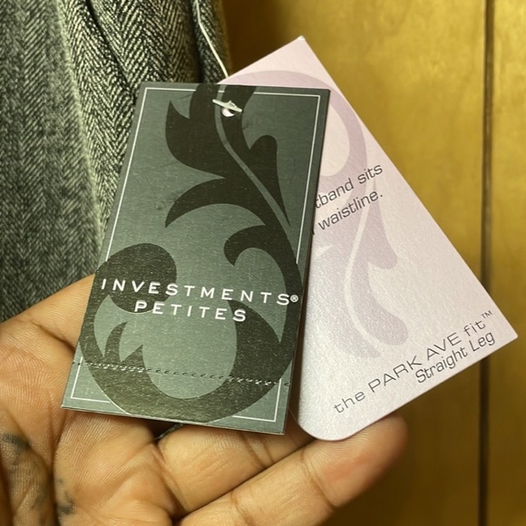 Investments Petite Straight Leg Short Pants (NWT) - Picture 4 of 8